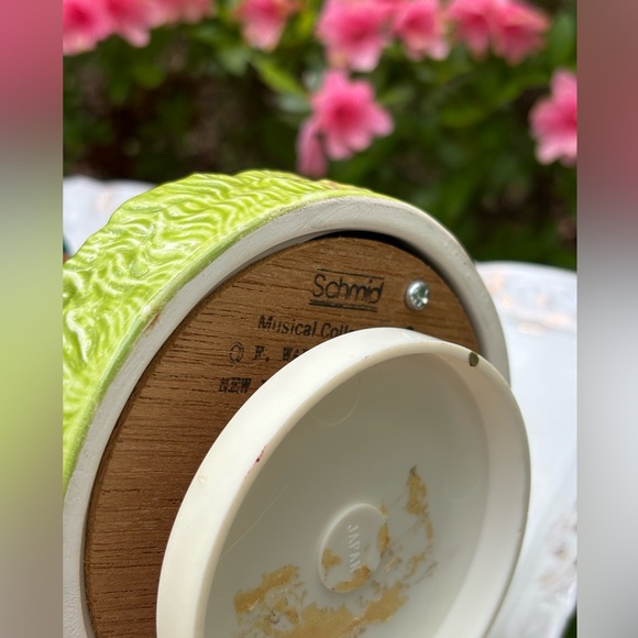 Vintage Peter Rabbit Musical - Picture 5 of 7